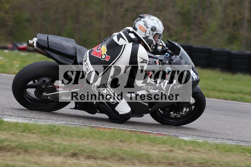 Archiv-2022/13 25.04.2022 Plüss Moto Sport ADR/Freies Fahren/48